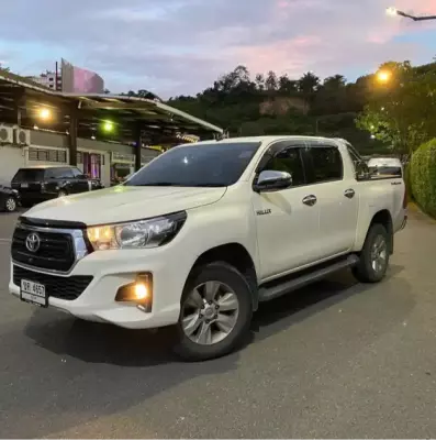 Toyota Hilux for rent in Tubkaek Beach