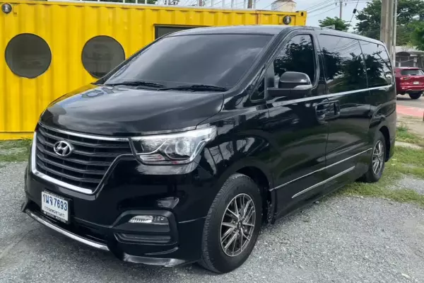 Hyundai H1 for rent in Bangkok Suvarnabhumi Airport